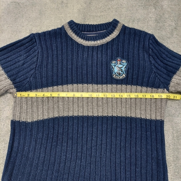 Harry Potter Ravenclaw House Sweater - Picture 9 of 10